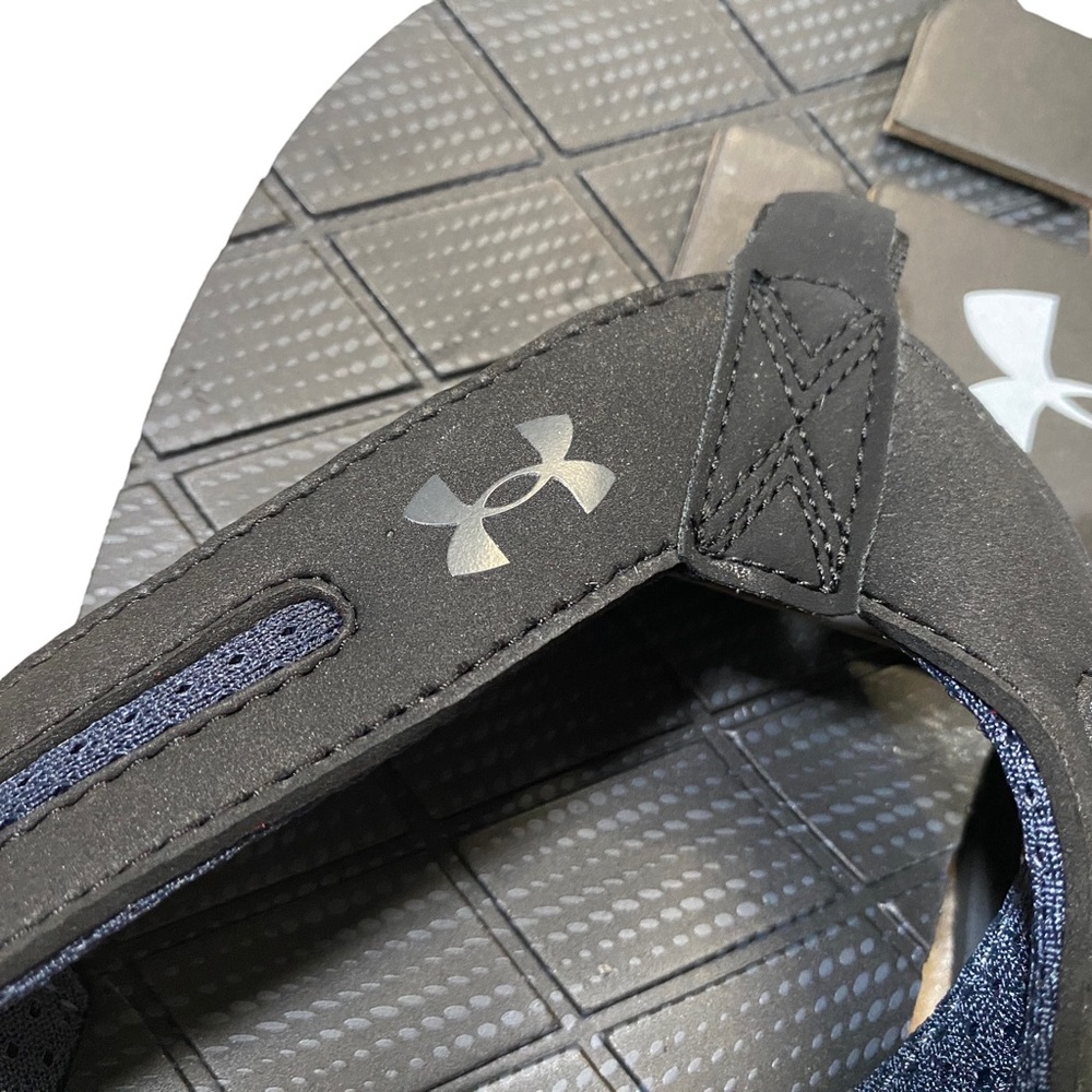 Under Armour black flip flops men's size 9 NWT - Picture 2 of 7